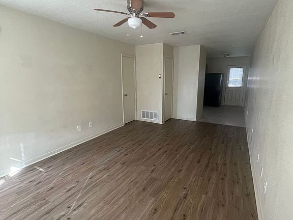 2nd image of 3202 Hereford Ln #D