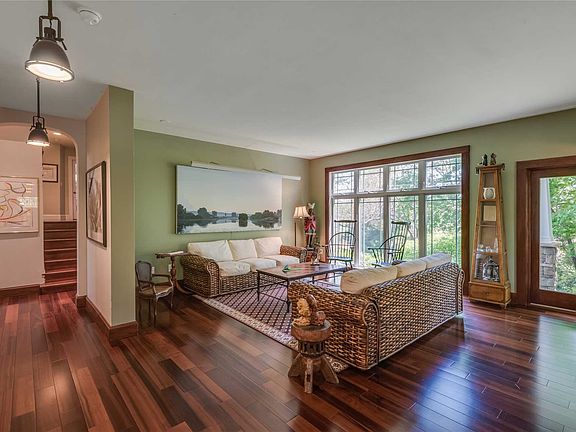 4th image of 25 Millford Dr