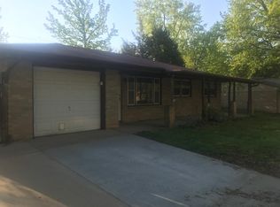 1824 Ranser Rd, Manhattan, KS 66502