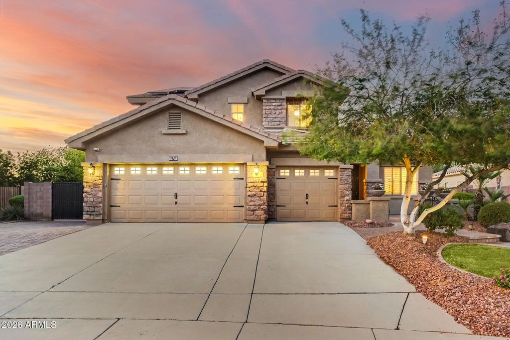 2024 W BONANZA Lane, Phoenix, AZ 85085 home