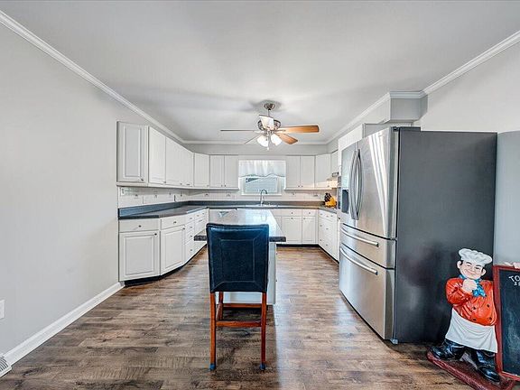 4th image of 5647 Capito St