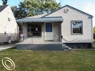 1st image of 985 Leblanc St