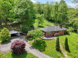 591 Qualla Rd, Hayesville, NC 28904