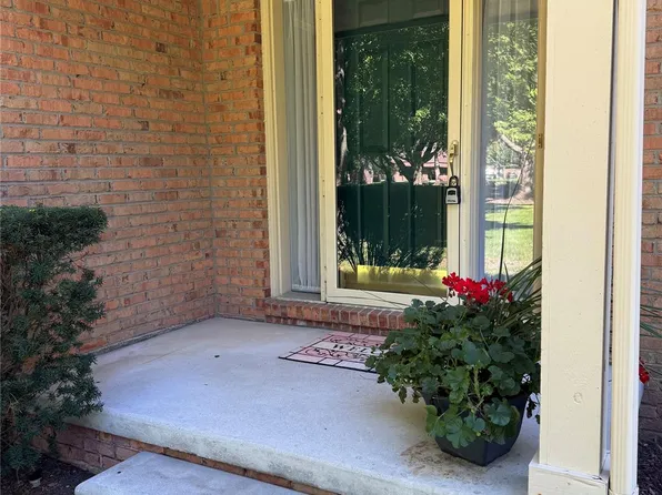 33377 Norfolk St #3, Livonia, MI 48152