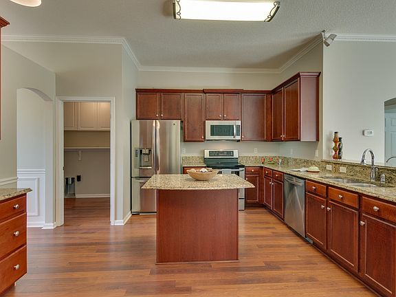 2nd image of 2755 Royal Pointe Dr