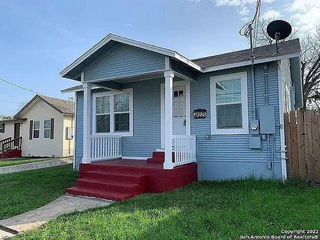 2 bed, 884 sqft, $1,300 — Photo 1