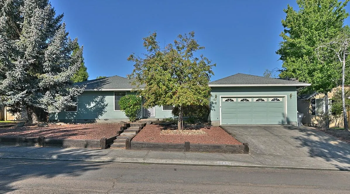 1853 Valley View Dr photo 1