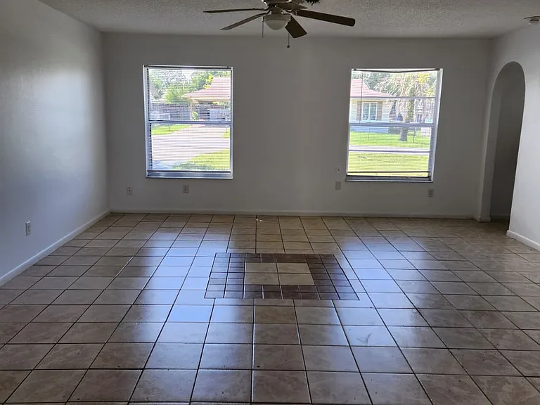 3 Spring Lane Way — Photo 9