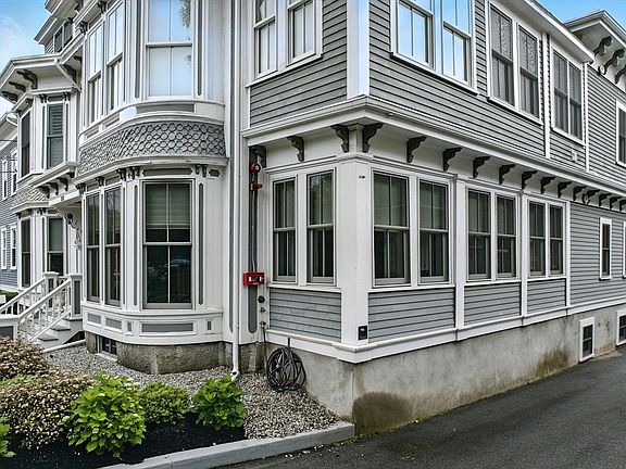 4th image of 132 High St #B