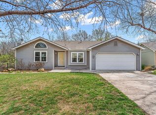 120 Tumbleweed Dr, Lawrence, KS 66049