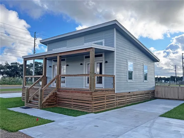 106 Landry Cir #106, Rockport, TX 78382