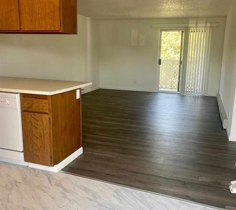 1st image of 515 E Hawthorne Rd APT 19