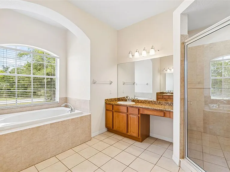 37 Greenpark Blvd — Photo 38