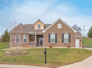 7890 Planters Ln, West Chester, OH 45069