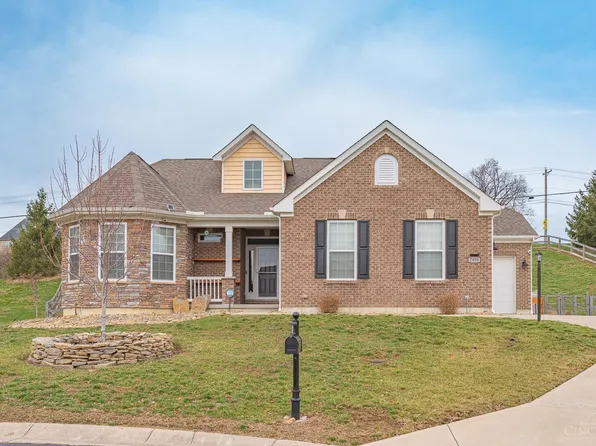 7890 Planters Ln, West Chester, OH 45069