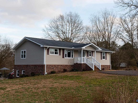 3rd image of 2001 Meadowlark Ln