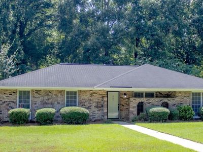 307 Pinehaardt Dr, Selma, AL, 36701