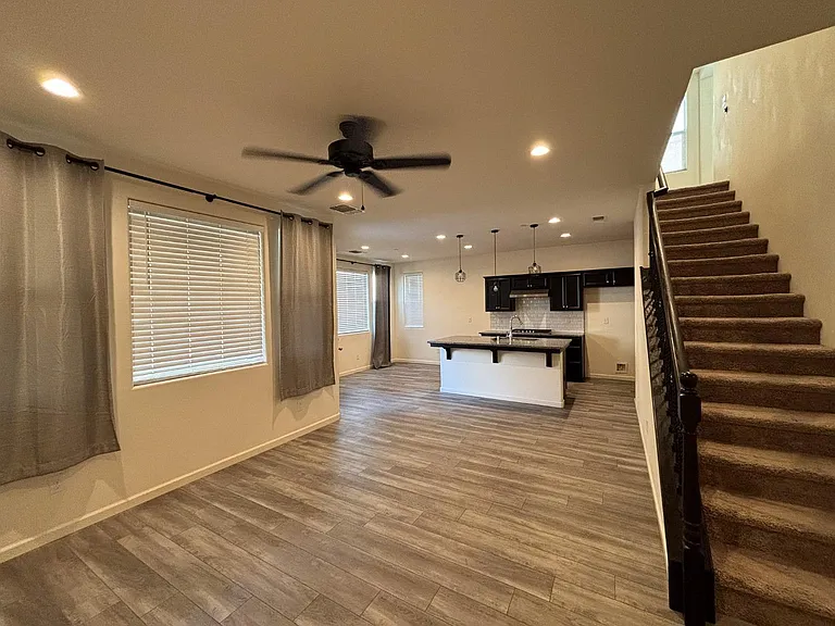 827 Fir St W — Photo 21