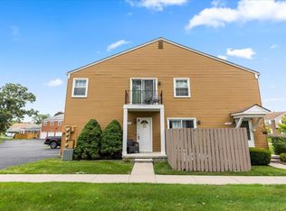 23637 N Rockledge #1, Novi, MI