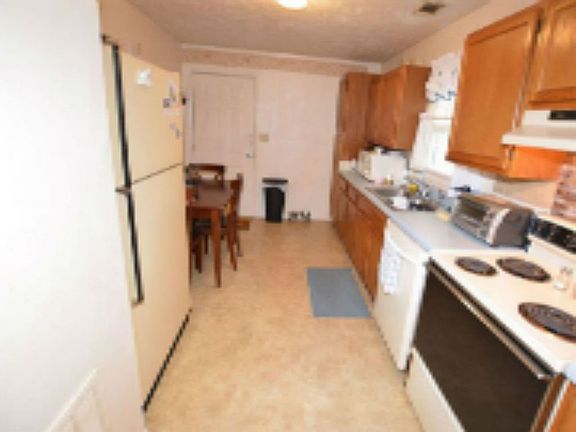 4th image of 4269 Huskey St