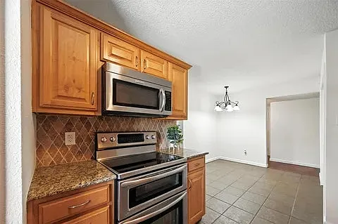2733 E Wentwood Dr — Photo 5