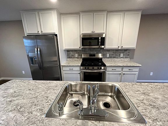 5th image of 7564 Woods Edge Blvd