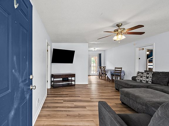 5th image of 984 Long Beech Dr