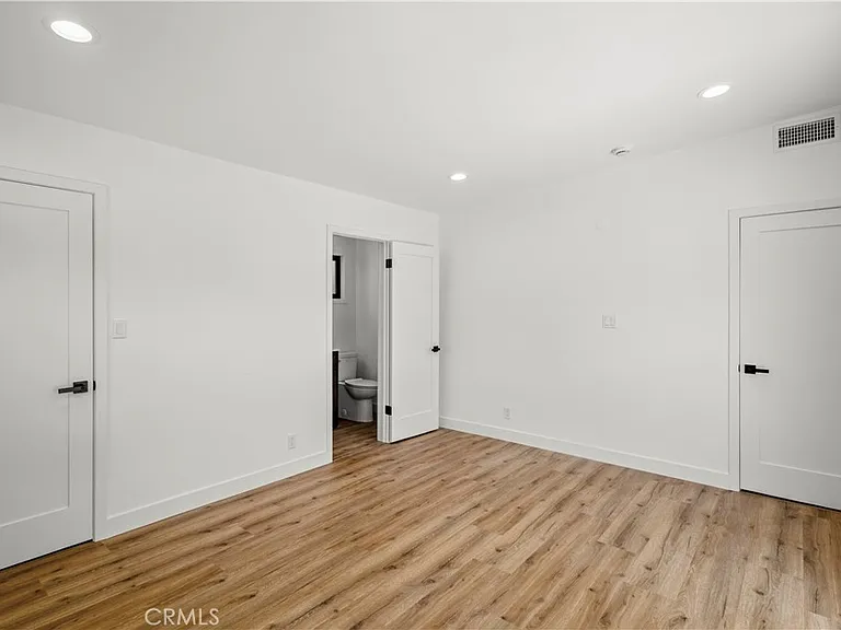 9519 La Reina Ave — Photo 21