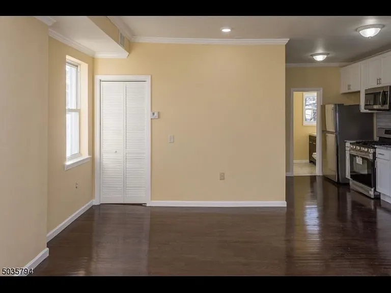 1030 Frank St #2 — Photo 15