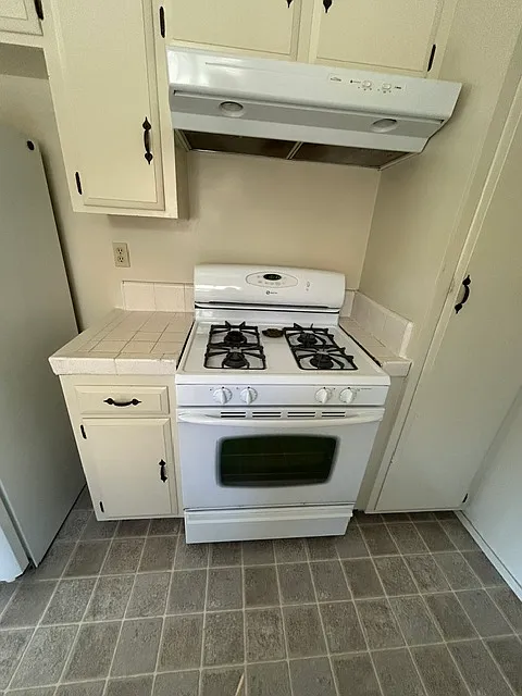 1 bed, $2,100 — Photo 3