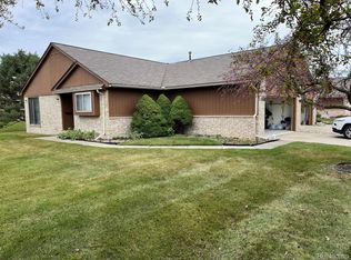 41235 Garfield Manor Dr, Clinton Township, MI 48038