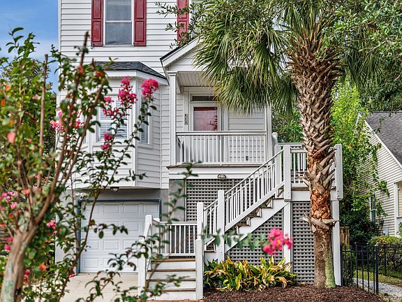 5th image of 819 Harbor Place Dr