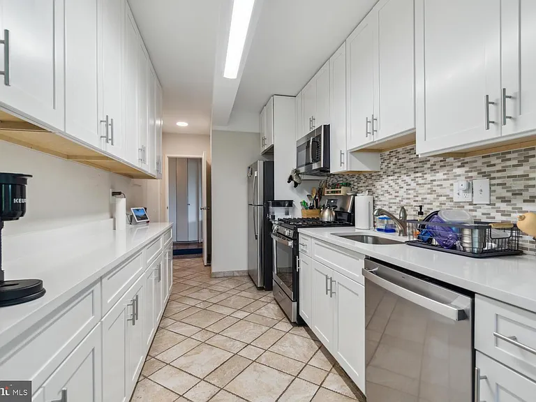 4201 Cathedral Ave NW #914W — Photo 14