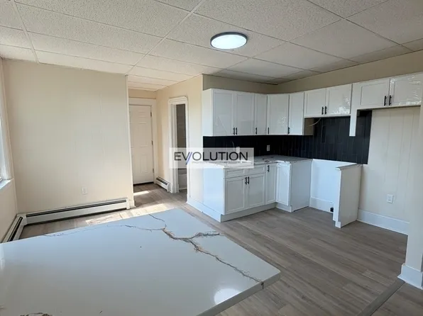 906 Park St, Hartford, CT