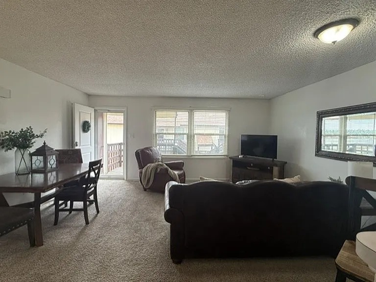 1522 Trent Ct #15 — Photo 4