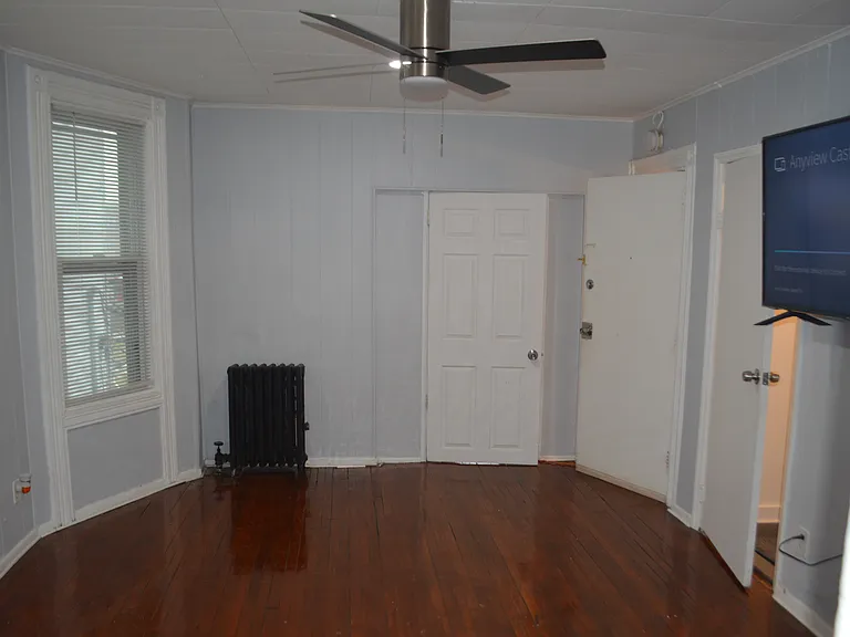 73 2nd St #2A — Photo 8