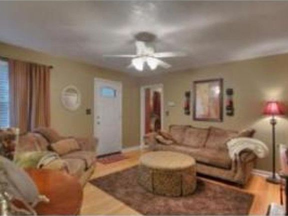 5th image of 6115 Fontana St