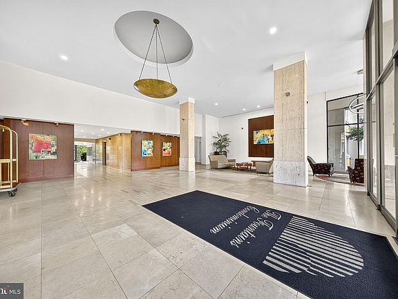 3rd image of 301 N Beauregard St APT 1001