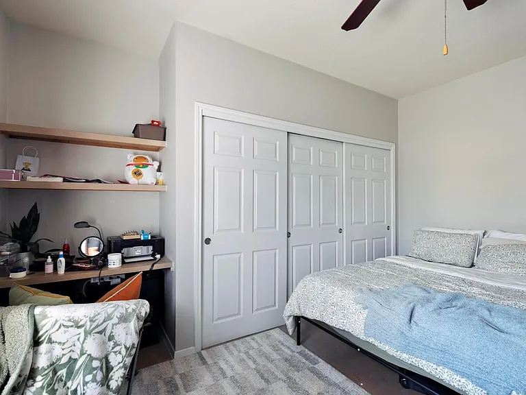 910 W 25th St #406 — Photo 14