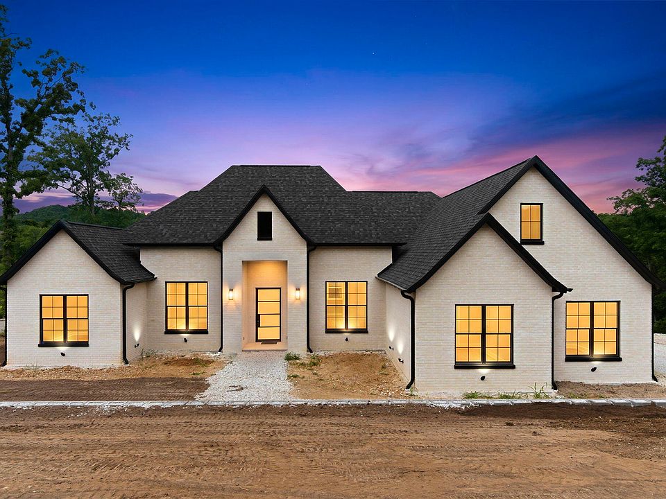 1st image of 158 Shinnecock Hills Drive