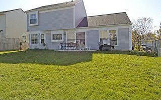 5th image of 332 Newport Ln