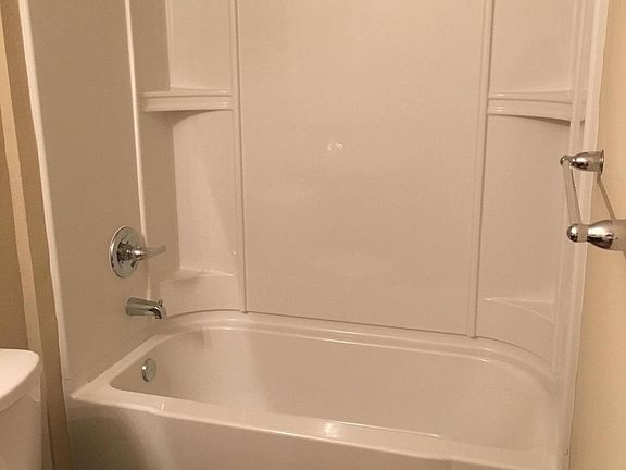 4th image of 3328 Ernest St