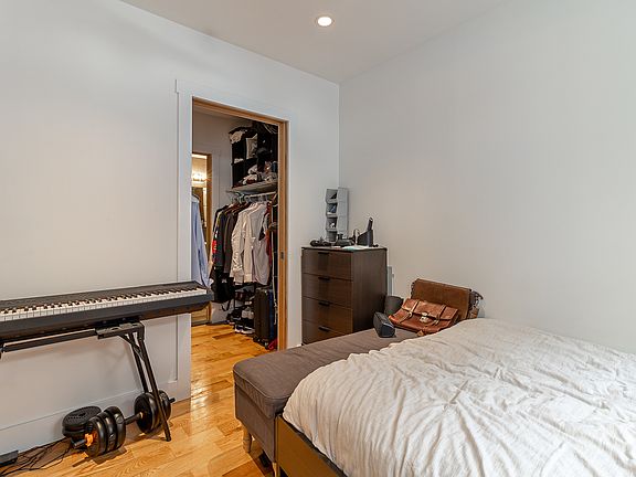 3rd image of 530 E 5th St #1A