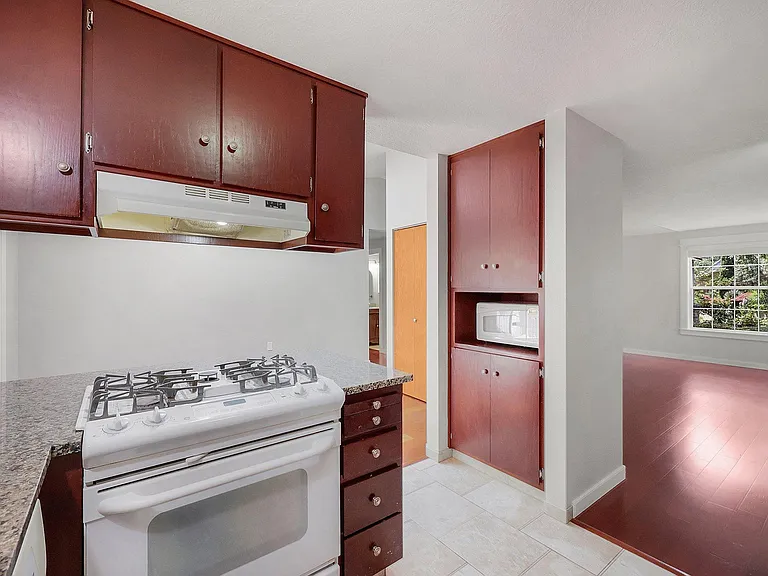 4256 Country Woods Ct — Photo 10