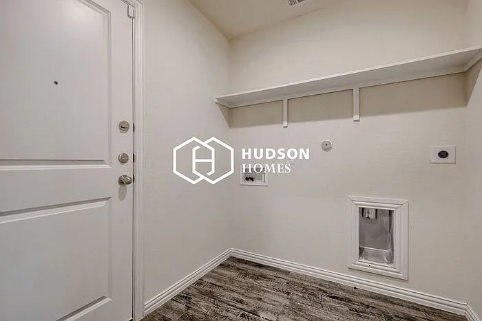 2430 Bermuda Dr — Photo 14