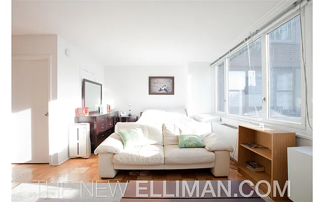Rented by Douglas Elliman | media 13