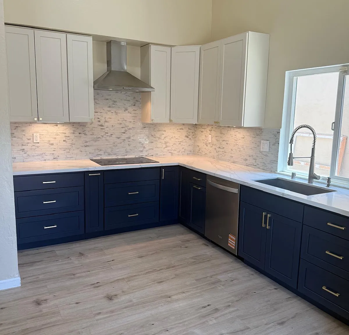 3 bed, 1071 sqft, $3,800 — Photo 2