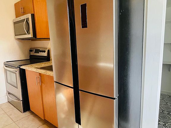 5th image of 2757 NW 48th St #A