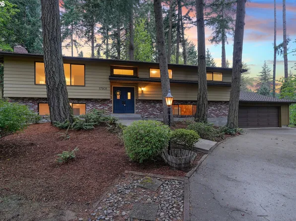 17931 S Edgewood Ln, Oregon City, OR 97045