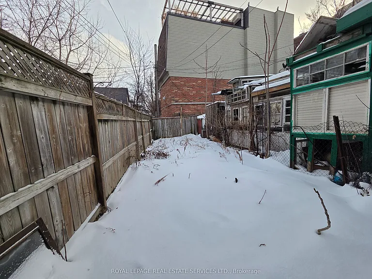 457 Queen St E #MAIN — Photo 8